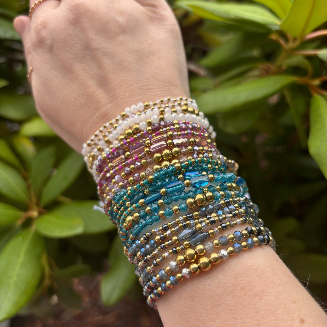 Isla Coastal Crystals Amalfi Stretch Bracelet - Violet Tides &amp; Gold