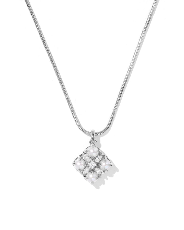 Kendra Scott Dira Pearl Silver Short Pendant Necklace in Freshwater Cultured Pearl Pearl Silver Pendant Necklace | Freshwater Pearl Medallion Necklaces