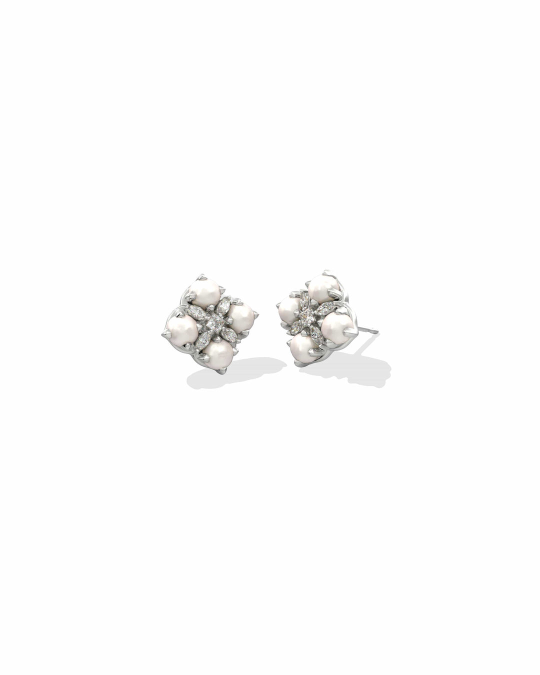 Kendra Scott Dira Pearl Silver Stud Earrings in Freshwater Cultured Pearl