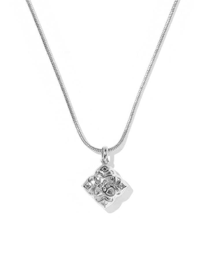 Kendra Scott Dira Pearl Silver Short Pendant Necklace in Freshwater Cultured Pearl